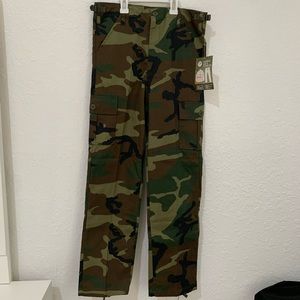 Boys camouflage pants with multiple pockets